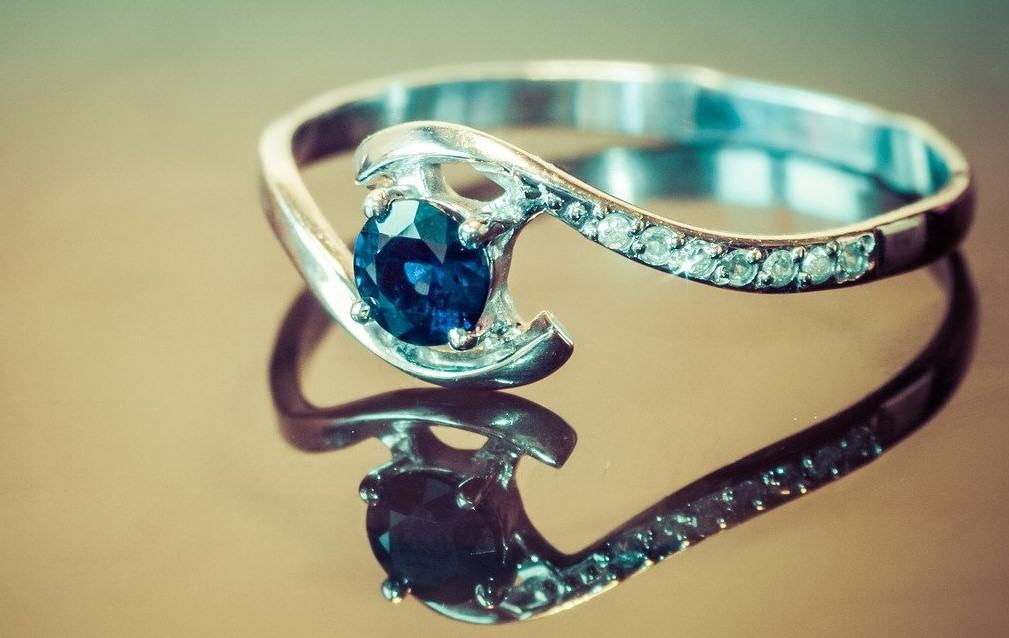 Do sapphires lose their sparkle? | READY HELP TO KEEP YOUR SAPPHIRES DAZZLING |